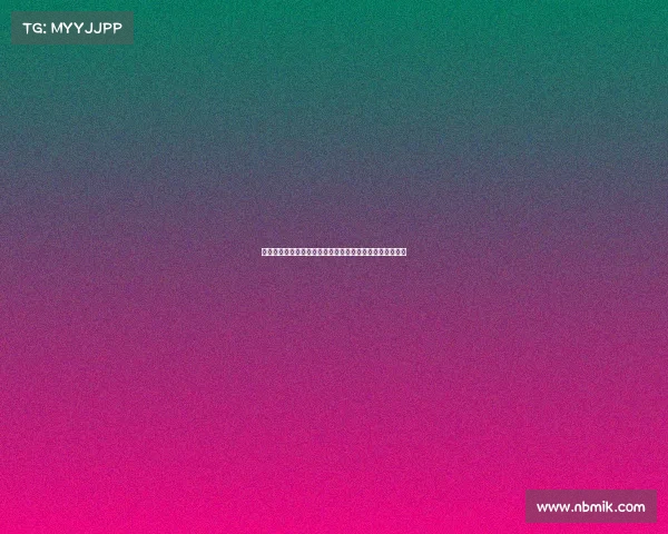 小卡抵达美国男篮训练营，蓬松发型与新皮肤形成鲜明对比